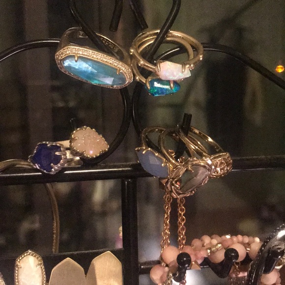 HUGE Kendra Scott Sale!! Many NWT Items - Picture 7 of 9